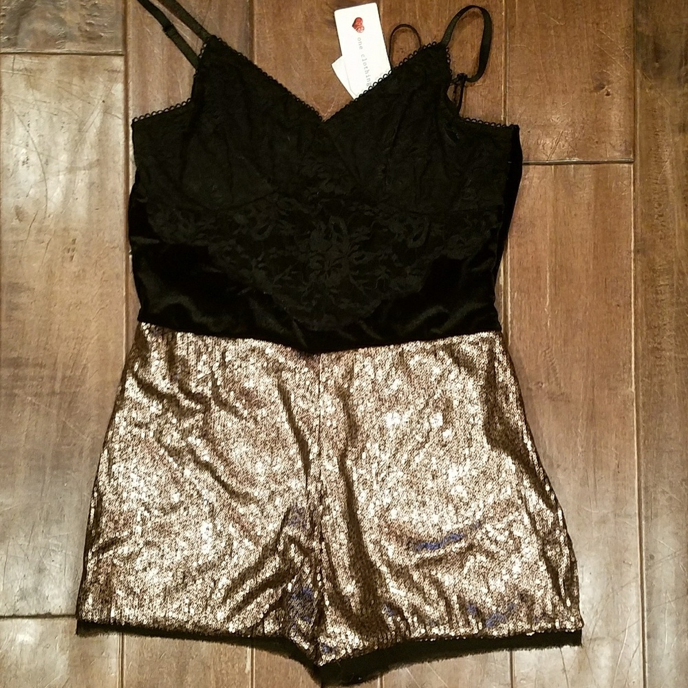 Black and gold sequin short romper XL